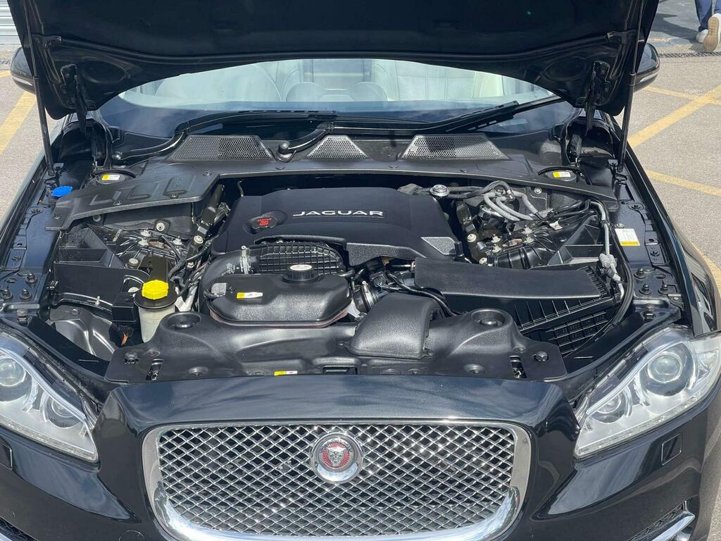 Jaguar XJ 2012 3.0D V6 Portfolio Saloon Euro Black #53