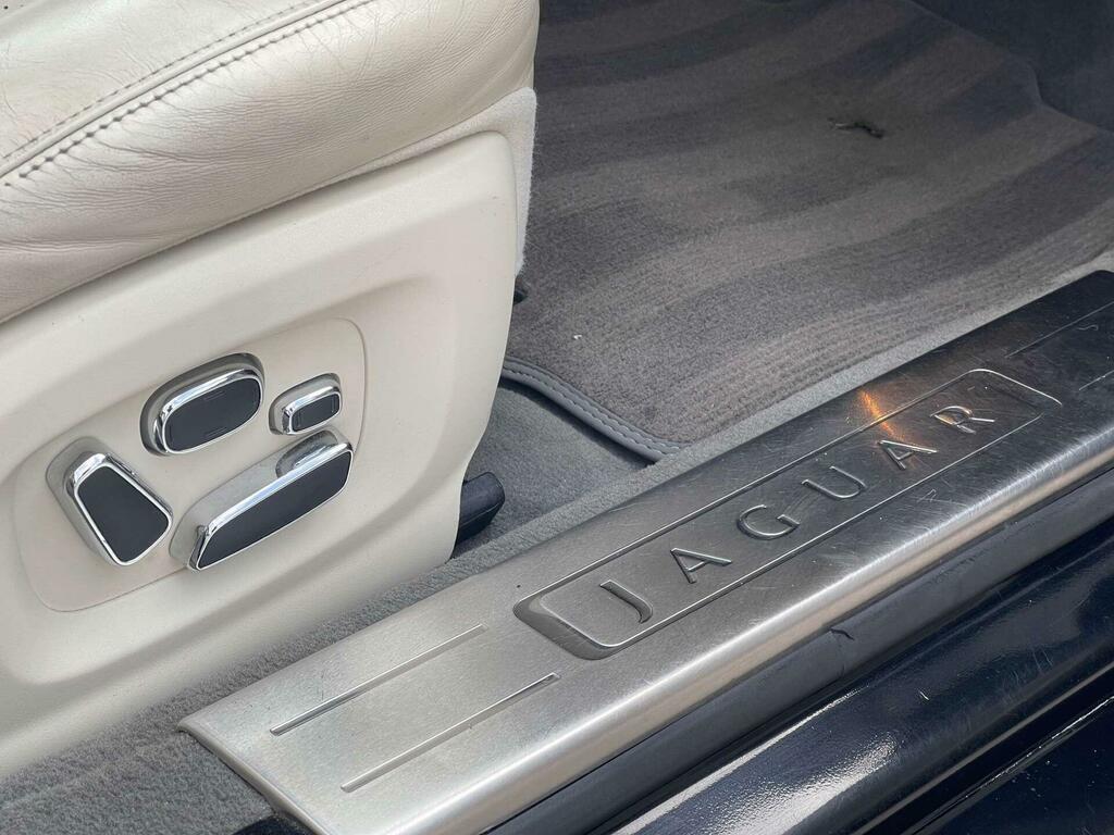 Jaguar XJ 2012 3.0D V6 Portfolio Saloon Euro Black #29