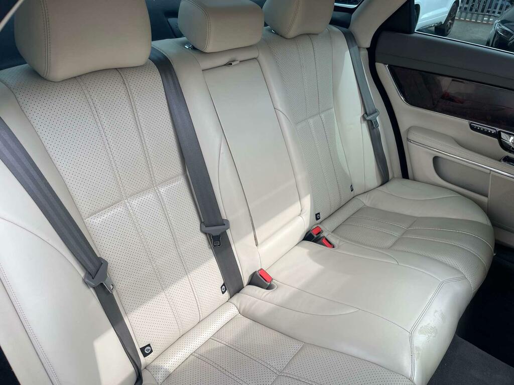 Jaguar XJ 2012 3.0D V6 Portfolio Saloon Euro Black #48