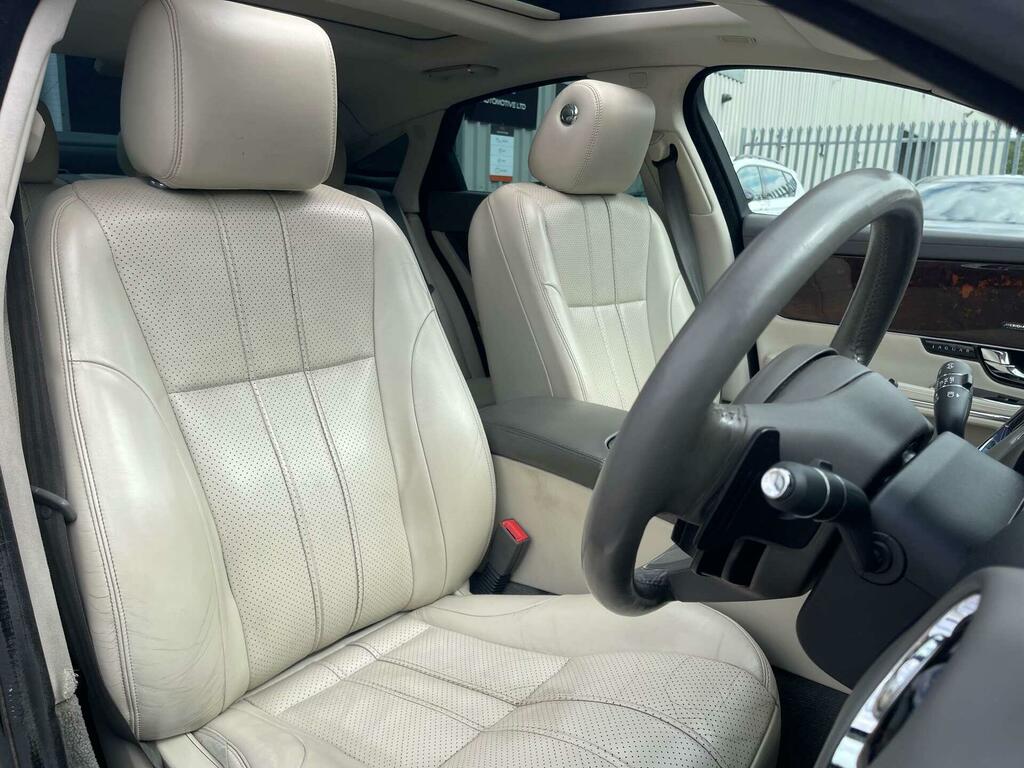 Jaguar XJ 2012 3.0D V6 Portfolio Saloon Euro Black #24