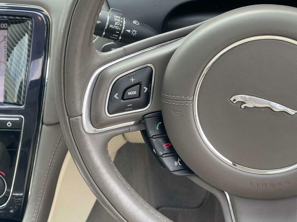 Jaguar XJ 2012 3.0D V6 Portfolio Saloon Euro Black #15
