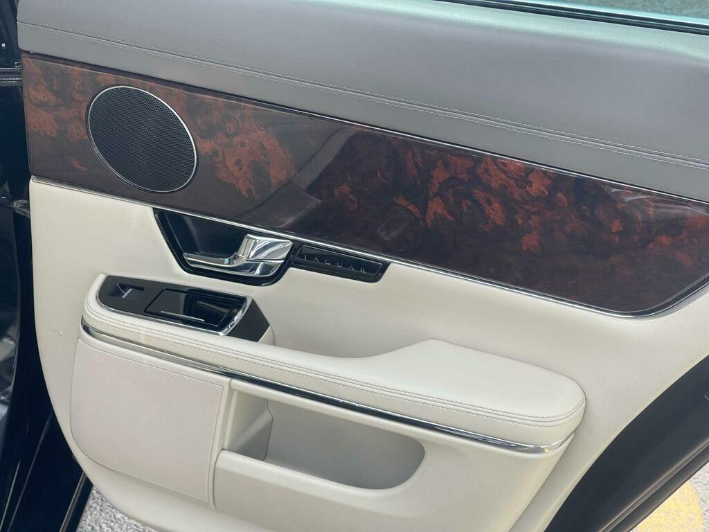 Jaguar XJ 2012 3.0D V6 Portfolio Saloon Euro Black #46