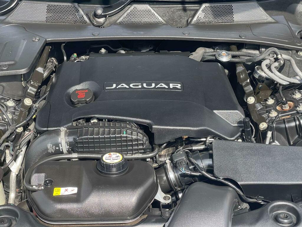 Jaguar XJ 2012 3.0D V6 Portfolio Saloon Euro Black #54
