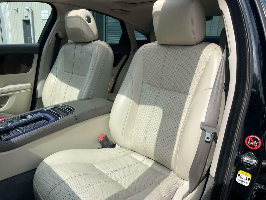 Jaguar XJ 2012 3.0D V6 Portfolio Saloon Euro Black #39