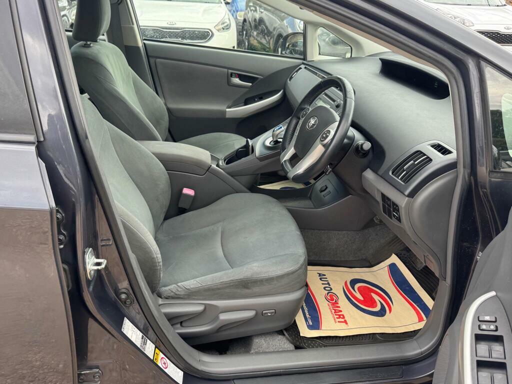 Toyota Prius 1.8 Prius T White #29
