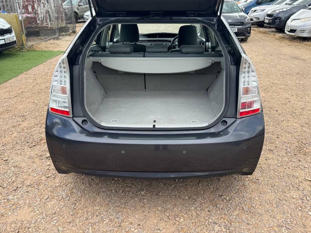 Toyota Prius 1.8 Prius T White #34