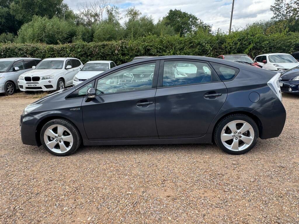 Toyota Prius 1.8 Prius T White #18