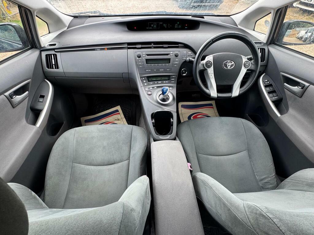 Toyota Prius 1.8 Prius T White #28