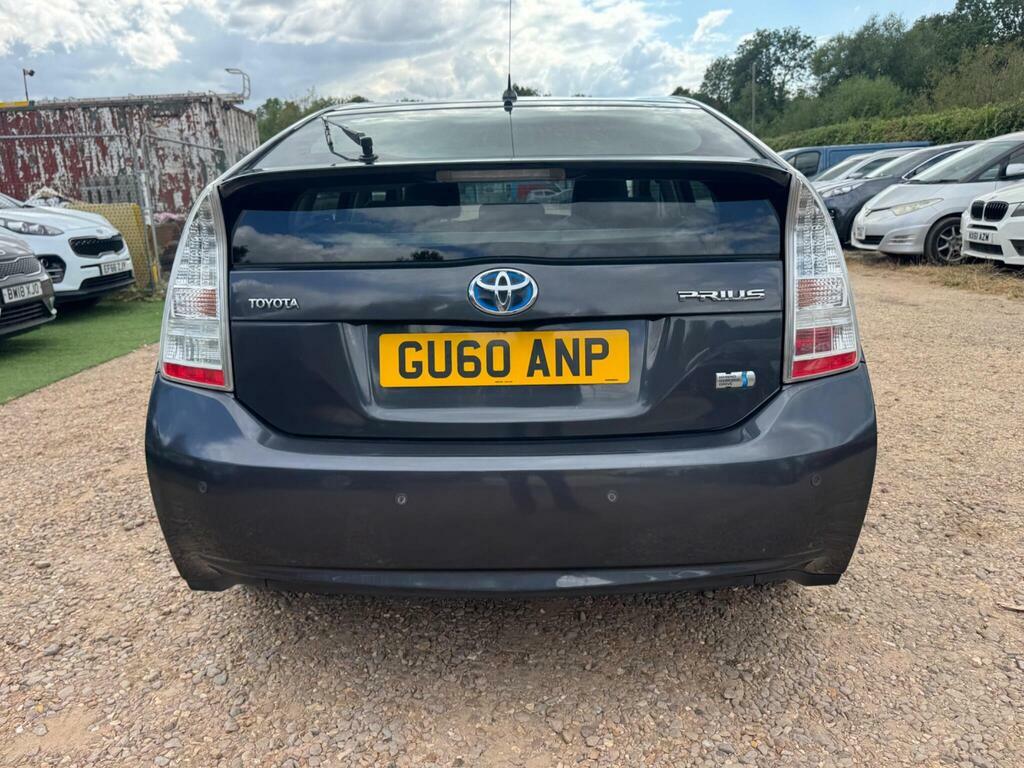 Toyota Prius 1.8 Prius T White #21