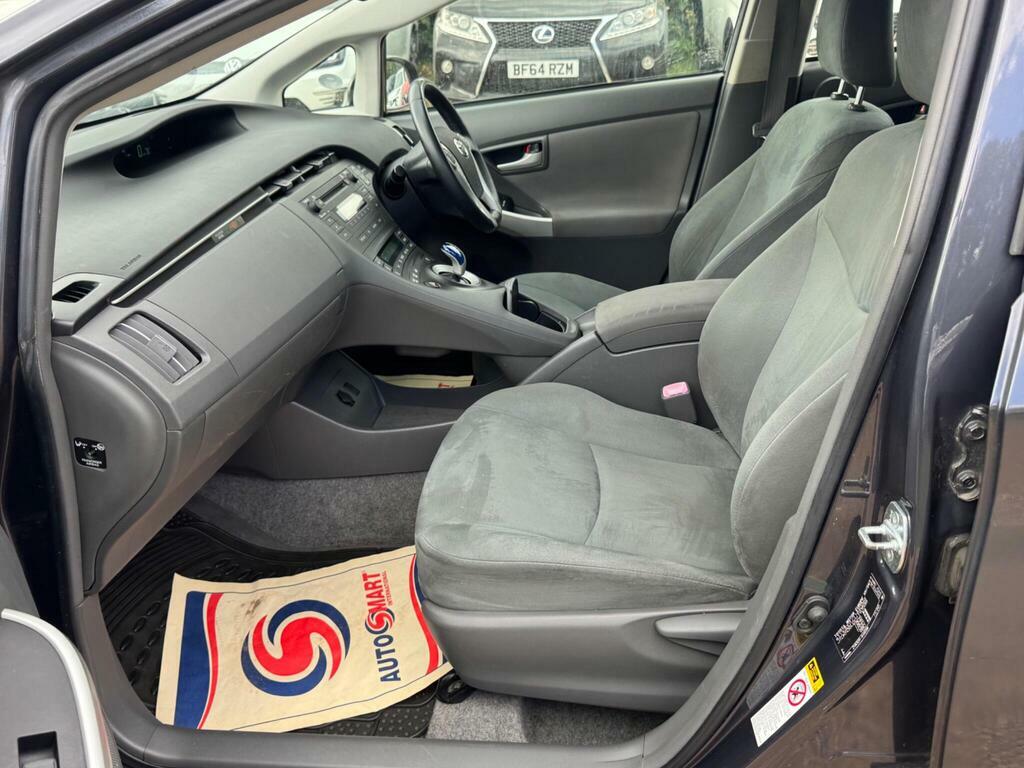 Toyota Prius 1.8 Prius T White #35
