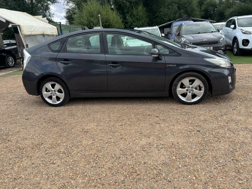 Toyota Prius 1.8 Prius T White #24