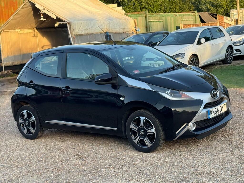 Toyota Aygo 1.0 Vvt-i X-clusiv Euro 5 KN64OYT Black #2