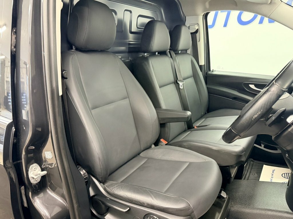 Mercedes-Benz eVito Mpv Grey #4