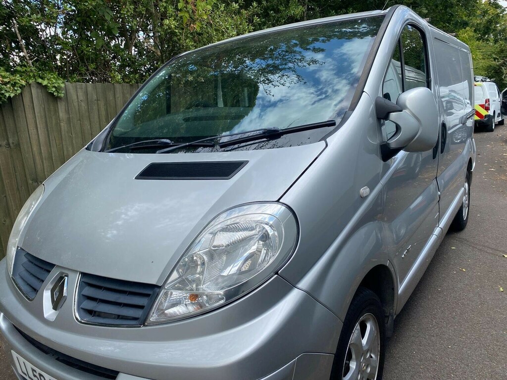 Renault Trafic Panel Van 2.0 Td Dci Sl27 Sport L1 H1 200959 Silver
