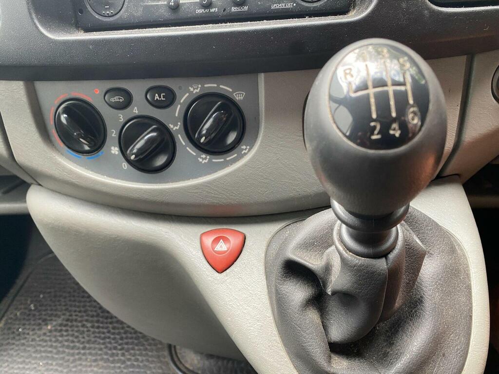 Renault Trafic Panel Van 2.0 Td Dci Sl27 Sport L1 H1 200959 Silver #4