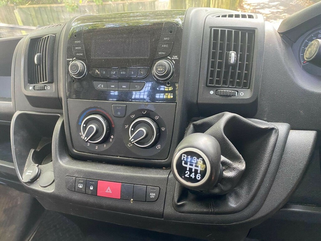 Peugeot Boxer Tipper 2.2 Bluehdi 335 Built For Business L2 Euro White #4