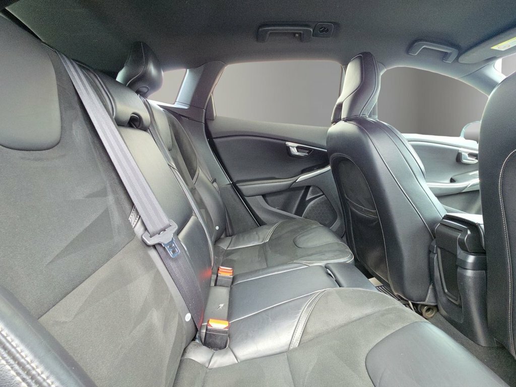 Volvo V40 Hatchback 2.0 T3 R-design Euro 6 Ss 20161 Silver #24