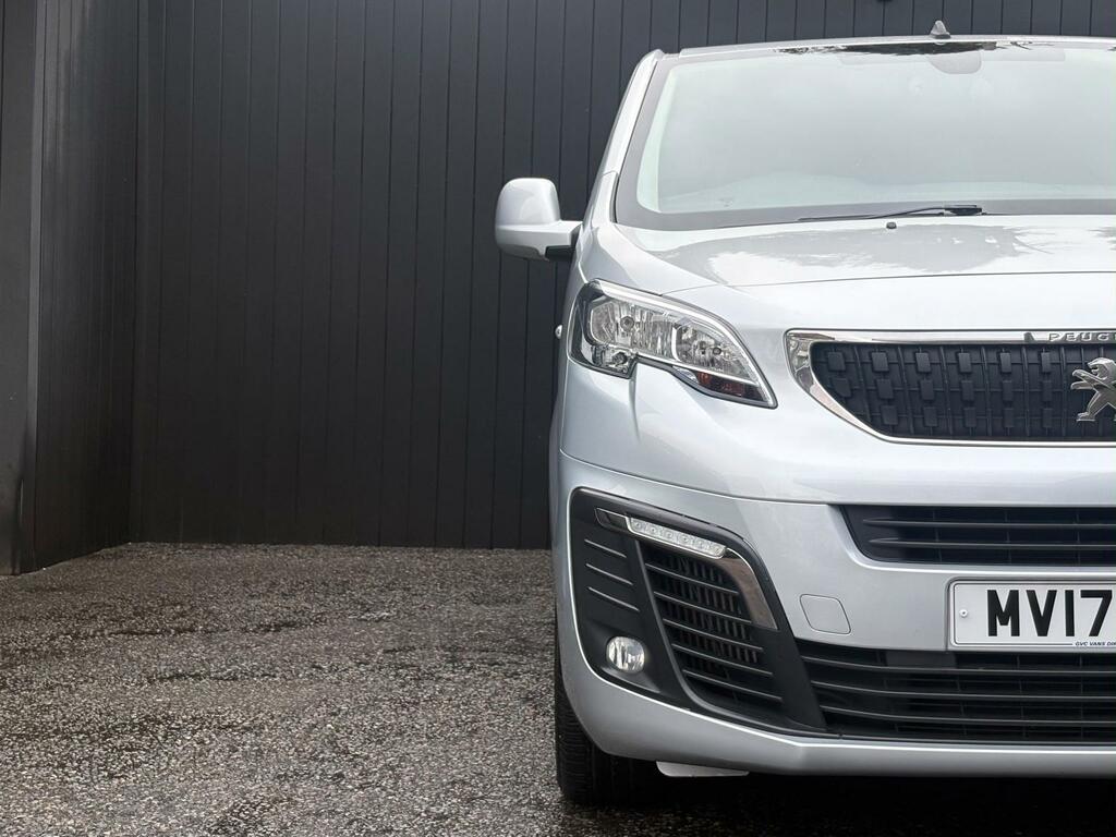 Peugeot Traveller 2017 17 2.0 Black #18