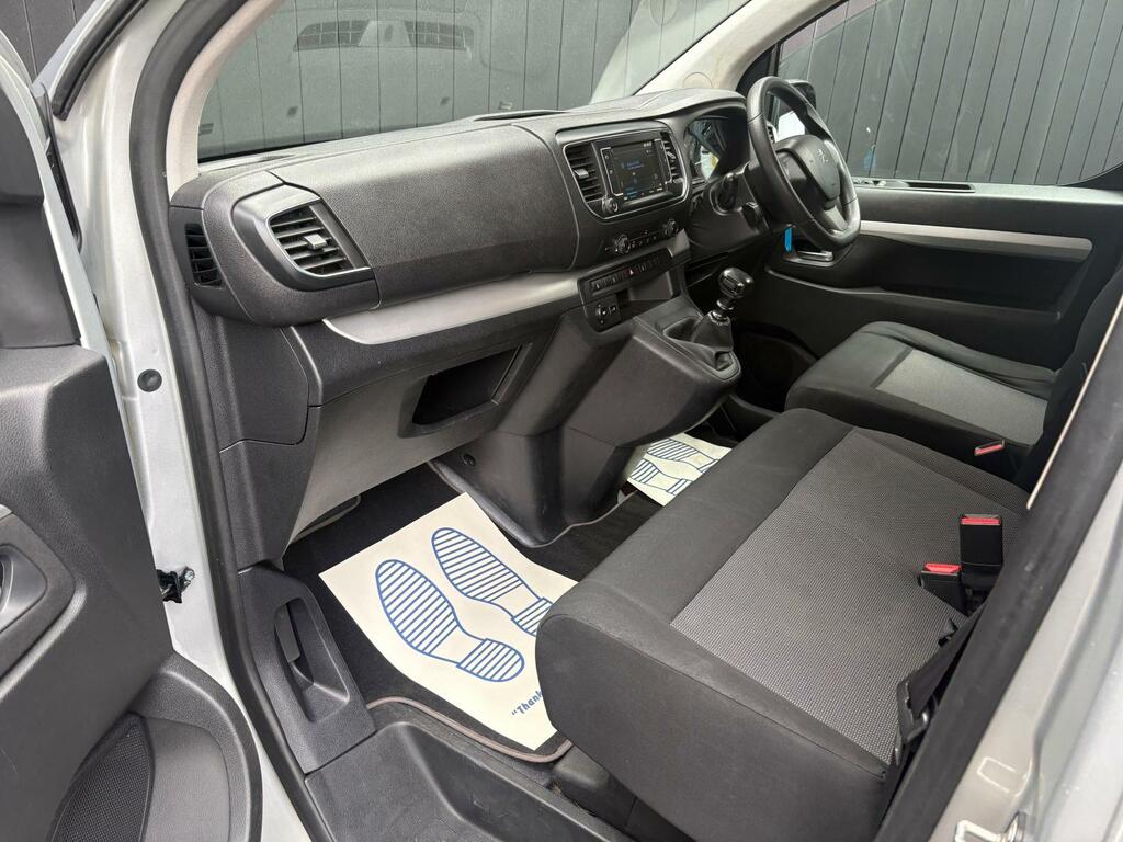 Peugeot Traveller 2017 17 2.0 Black #43