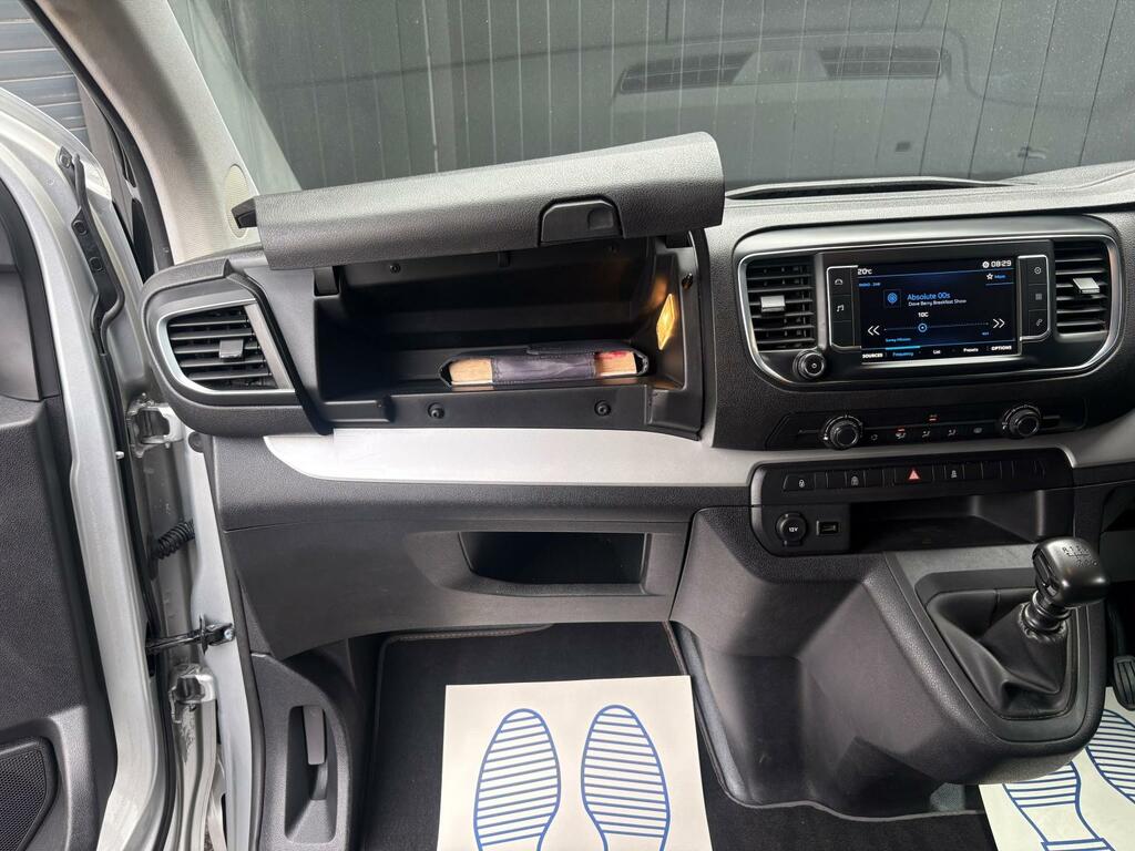 Peugeot Traveller 2017 17 2.0 Black #45