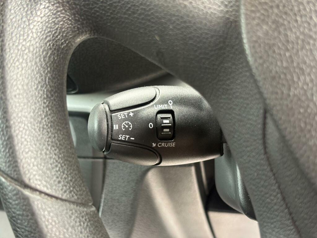 Peugeot Traveller 2017 17 2.0 Black #26