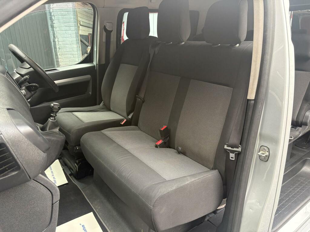 Peugeot Traveller 2017 17 2.0 Black #41