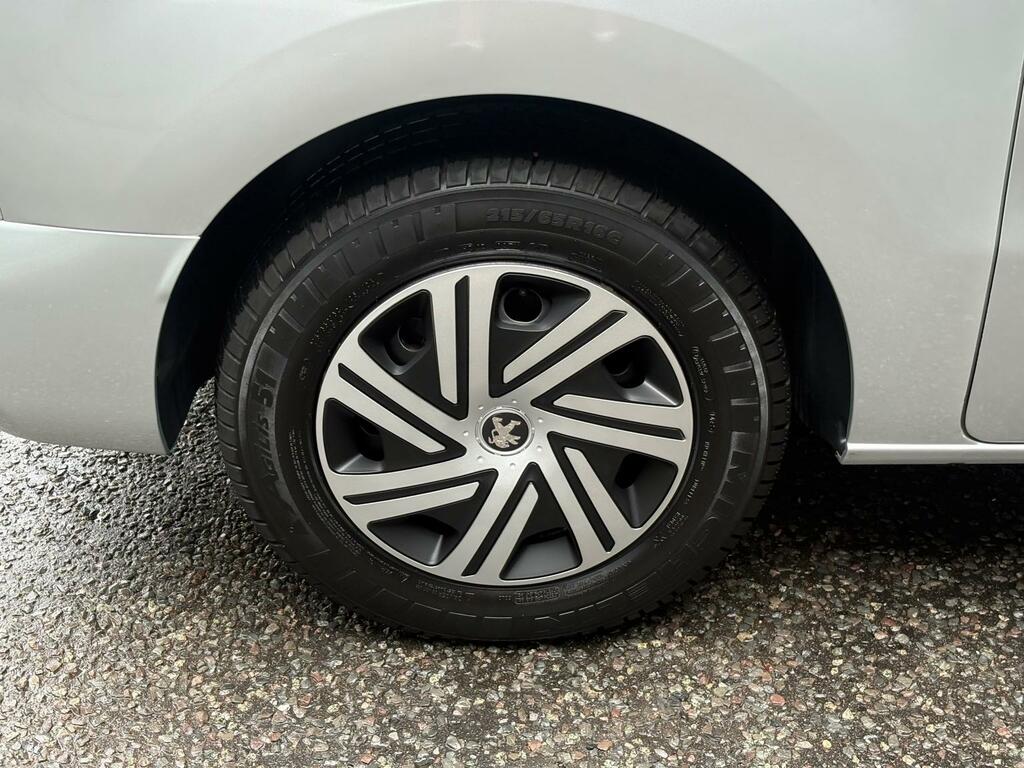 Peugeot Traveller 2017 17 2.0 Black #52