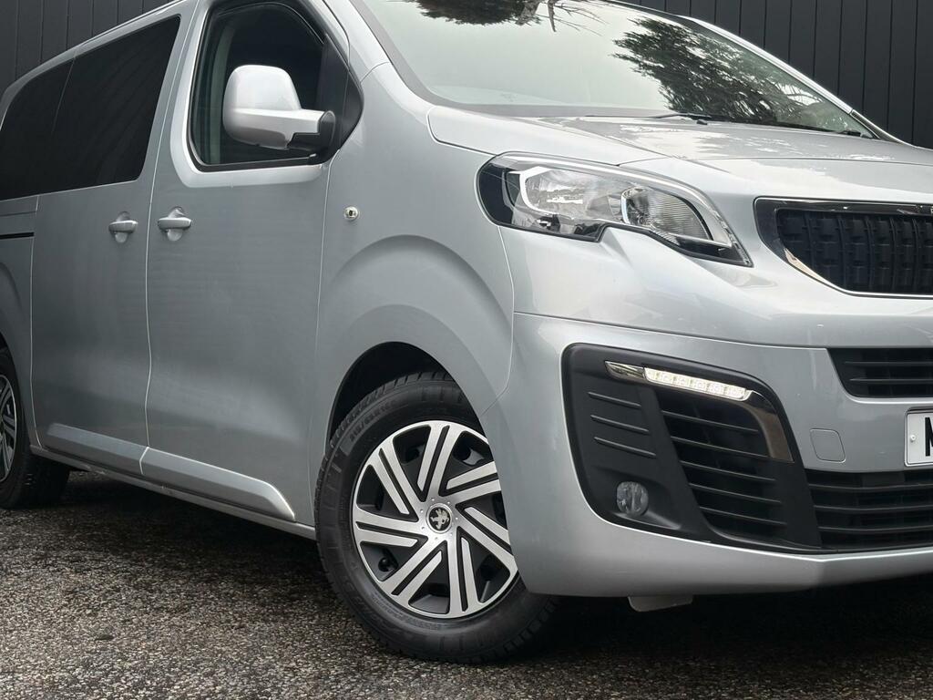Peugeot Traveller 2017 17 2.0 Black #17