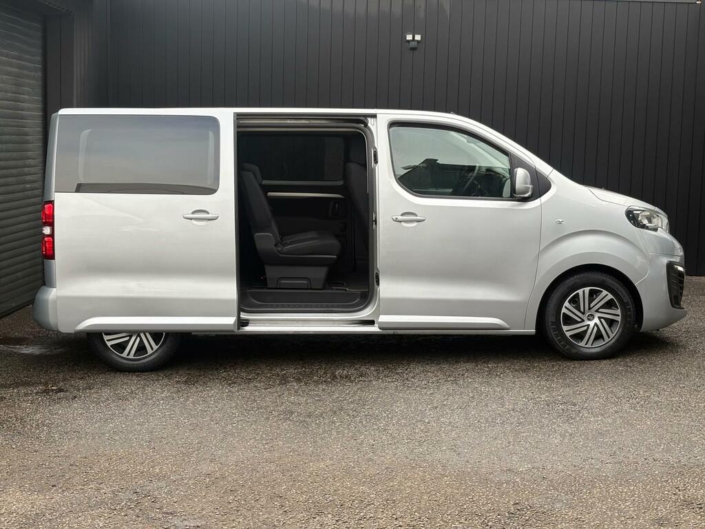 Peugeot Traveller 2017 17 2.0 Black #15