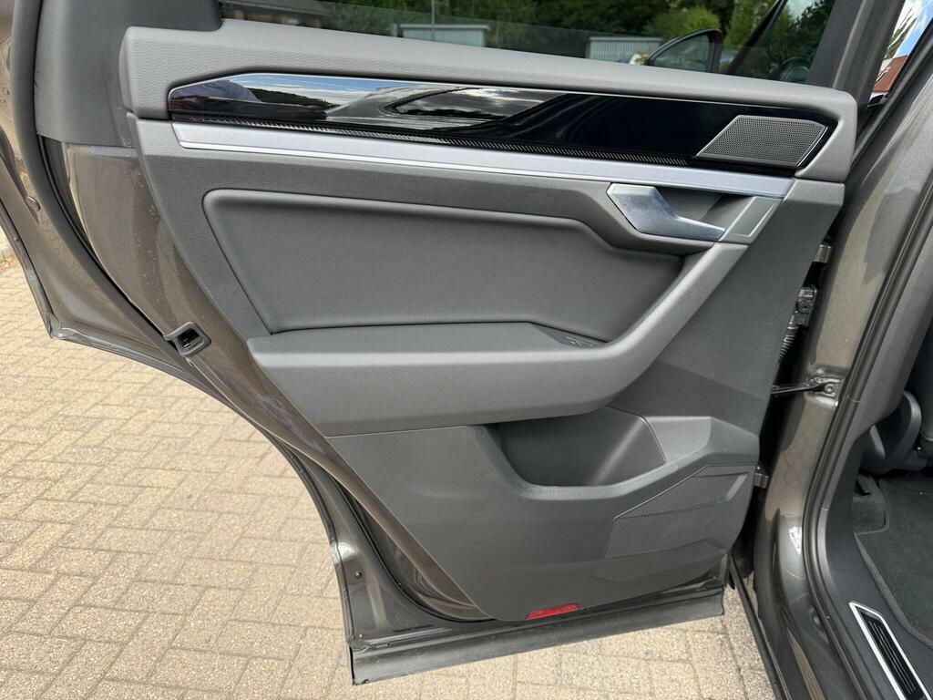 Volkswagen Touareg 3.0 Tsi Ehybrid 4Motion Elegance Tip Black #24