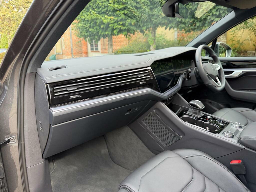Volkswagen Touareg 3.0 Tsi Ehybrid 4Motion Elegance Tip Black #15