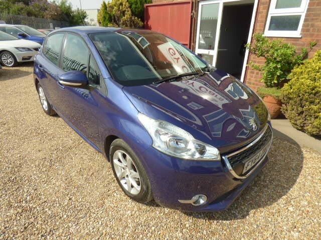 Peugeot 208 Hatchback 1.4 E-hdi Active, 20 Road Tax, Full Ser Blue