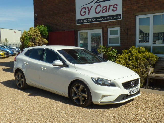 Volvo V40 2.0 R-design T2, 15 Months Warranty, 12 Months Mot White