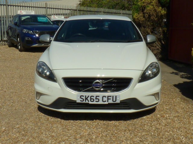 Volvo V40 2.0 R-design T2, 15 Months Warranty, 12 Months Mot White #3
