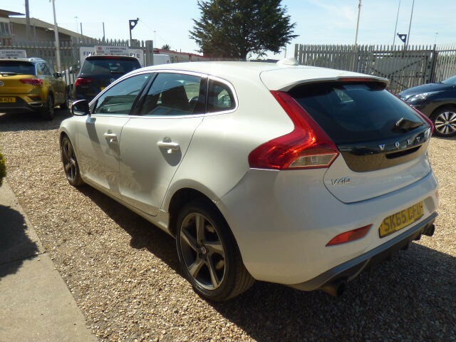 Volvo V40 2.0 R-design T2, 15 Months Warranty, 12 Months Mot White #6