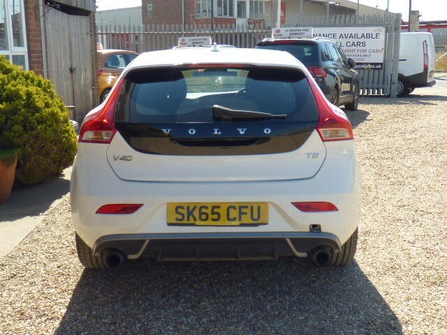 Volvo V40 2.0 R-design T2, 15 Months Warranty, 12 Months Mot White #5