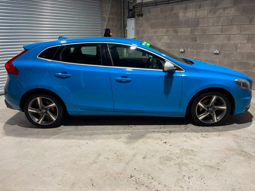Volvo V40 T2 122 R Design Blue #5