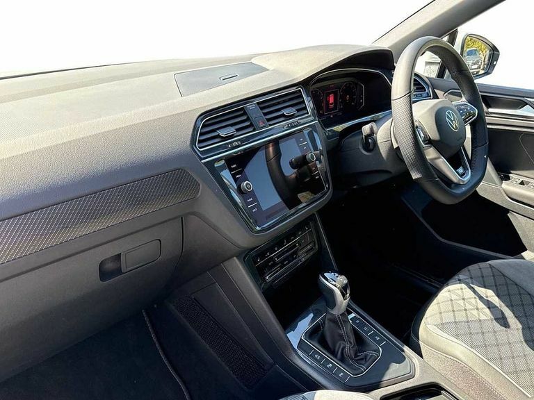 Volkswagen Tiguan 1.5 Tsi 150 R-line Edition Dsg AX23BMU White #2