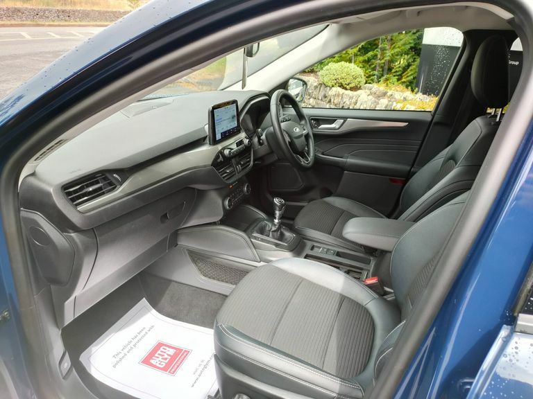 Ford Kuga 1.5 Ecoboost 150 Titanium Edition Blue #3