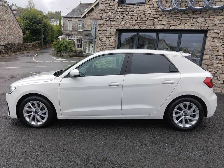 Audi A1 Sport 35 Tfsi 150 Ps S Tronic White #4