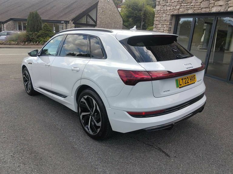 Audi E-tron Black Edition 55 Quattro 300,00 Kw White #3
