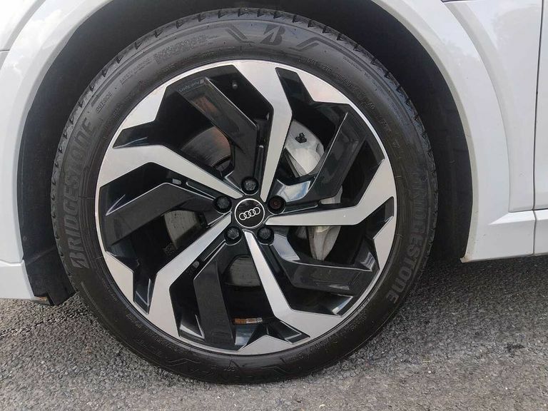 Audi E-tron Black Edition 55 Quattro 300,00 Kw White #5
