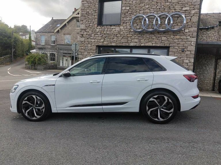 Audi E-tron Black Edition 55 Quattro 300,00 Kw White #4