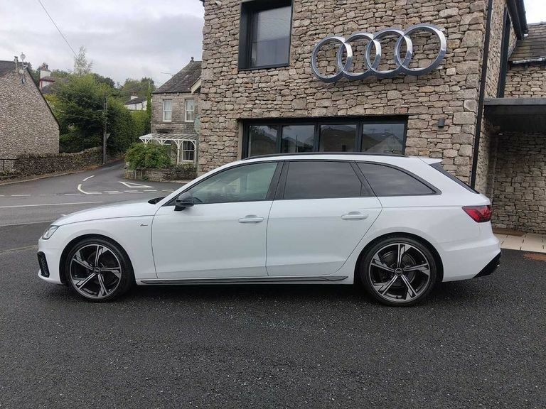 Audi A4 Avant Avant Black Edition 35 Tfsi 150 Ps S Tronic White #4
