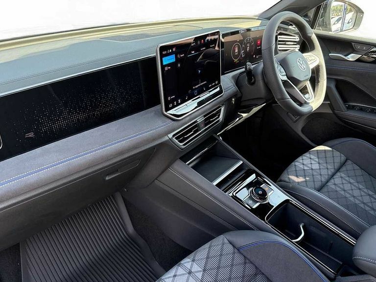 Volkswagen Tiguan 1.5 Etsi 150 R-line Dsg PL26BZX Black #2