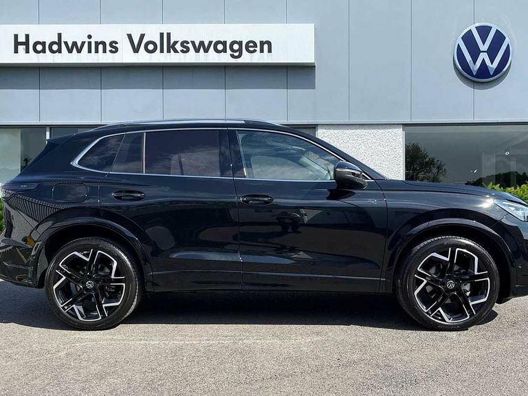 Volkswagen Tiguan 1.5 Etsi 150 R-line Dsg PL26BZX Black #4