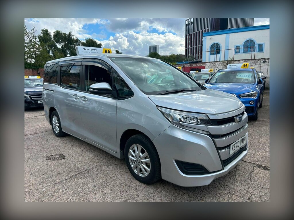 Toyota Voxy Noah Voxy 1.8 Vvti Hybrid Silver