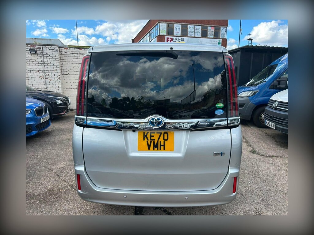Toyota Voxy Noah Voxy 1.8 Vvti Hybrid Silver #6