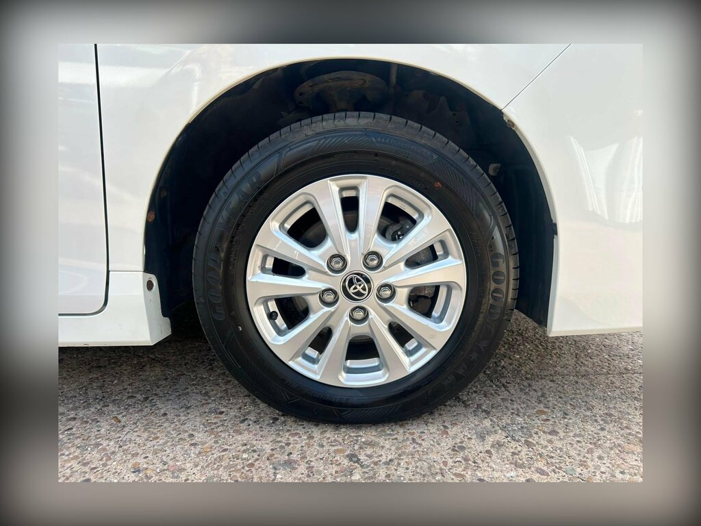 Toyota Voxy Noah Voxy 1.8 Vvti Hybrid White #6