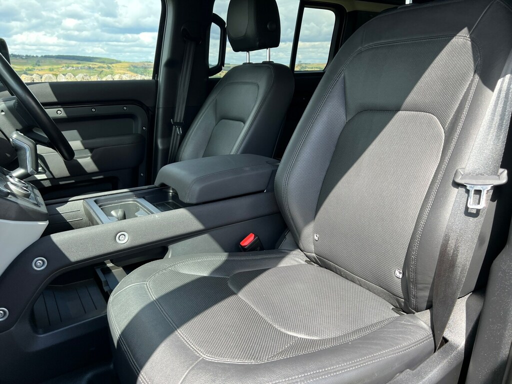 Land Rover Defender 110 3.0 D250 S 110 Blue #15